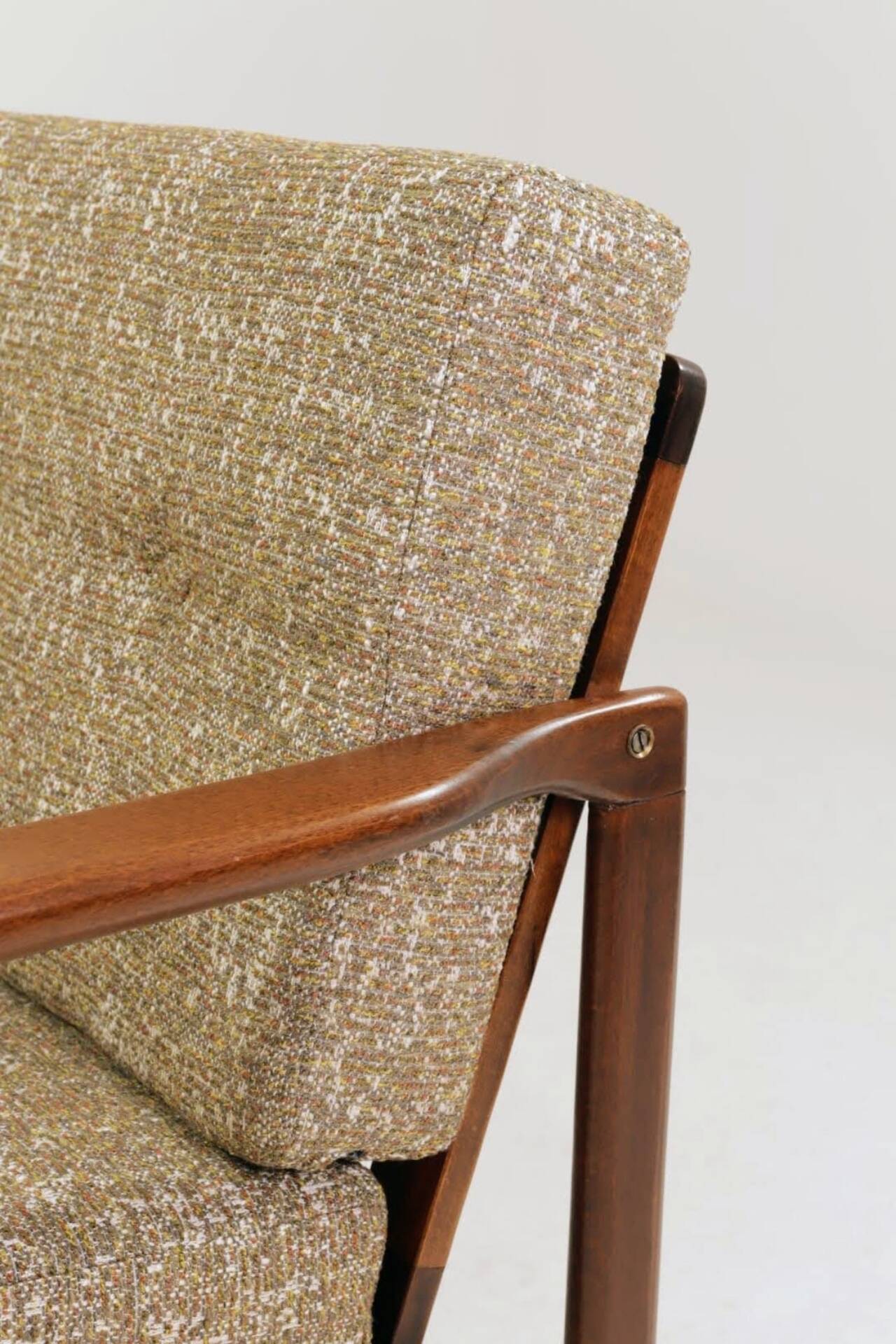 Fauteuil vintage en tissu chiné beige moutarde et olive, Pologne 1960