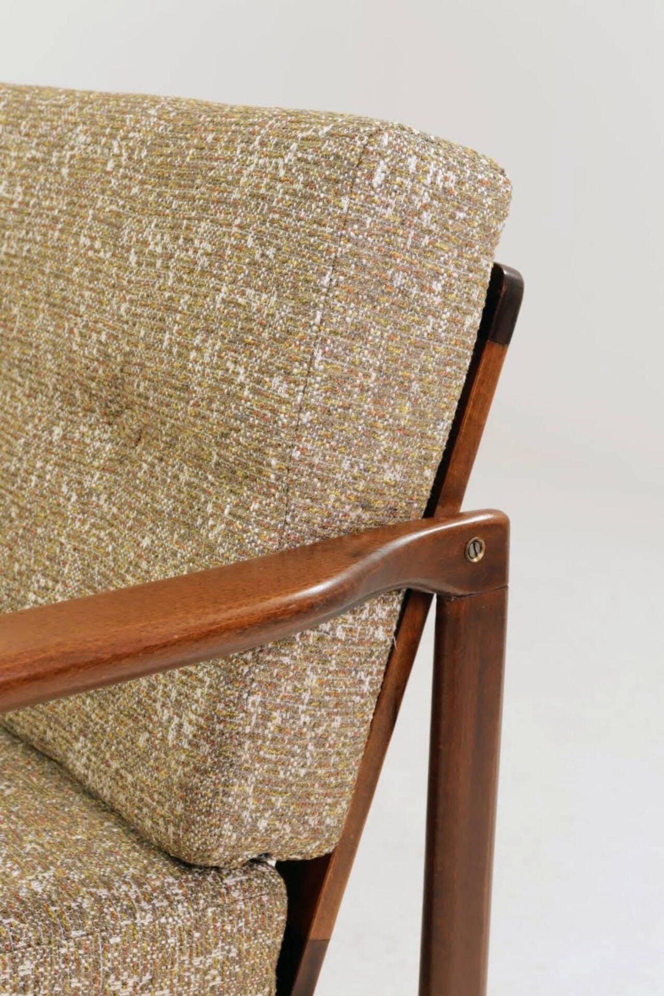 Vintage Armchair Tissu chiné beige moutarde et olive, Poland 1960