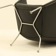 Fauteuil et repose-pieds assorti – CH445 et CH446 – par Hans Wegner