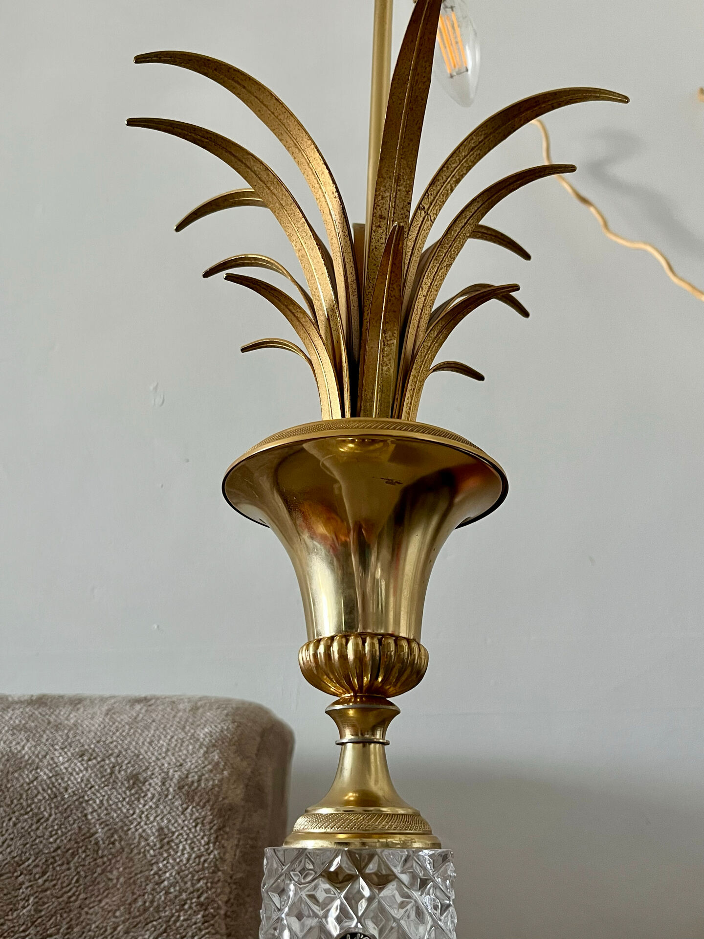 Table lamp