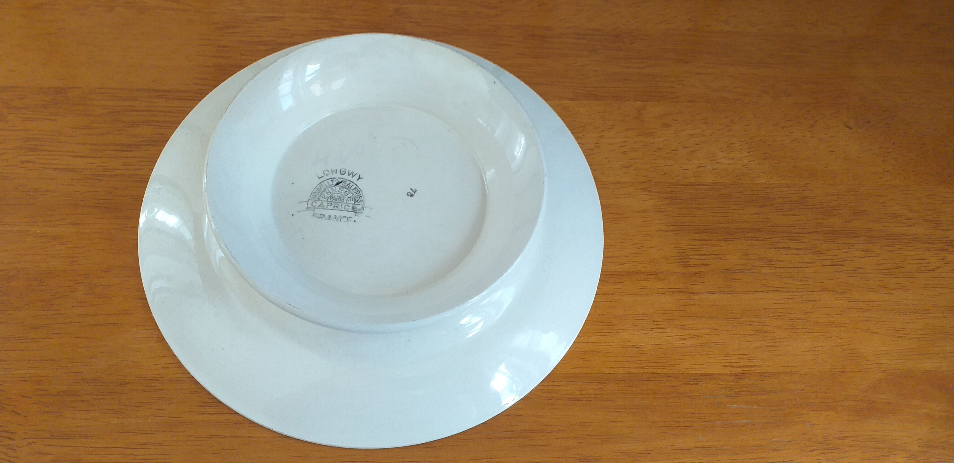 Compotier en porcelaine de Longwy modèle Caprice