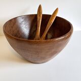 Scandinavian salad bowl in solid teak and cutlery