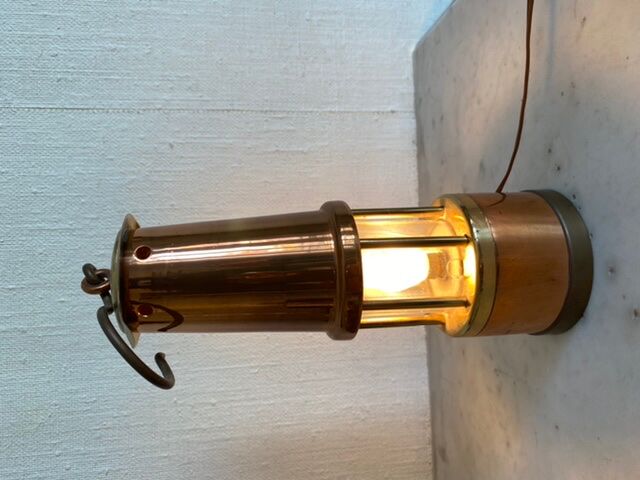 Miner's lamp