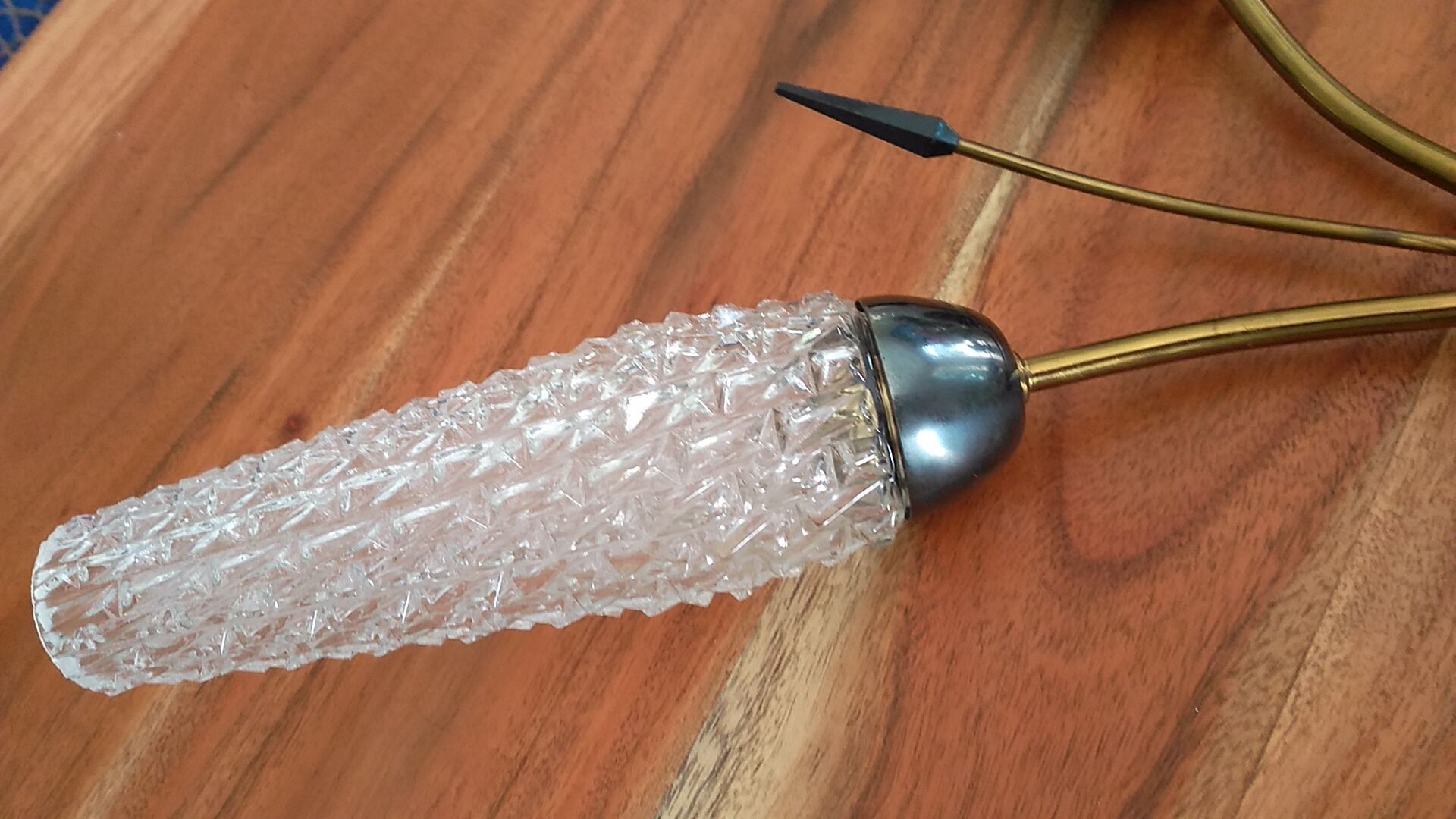 Apply early 1970's vintage