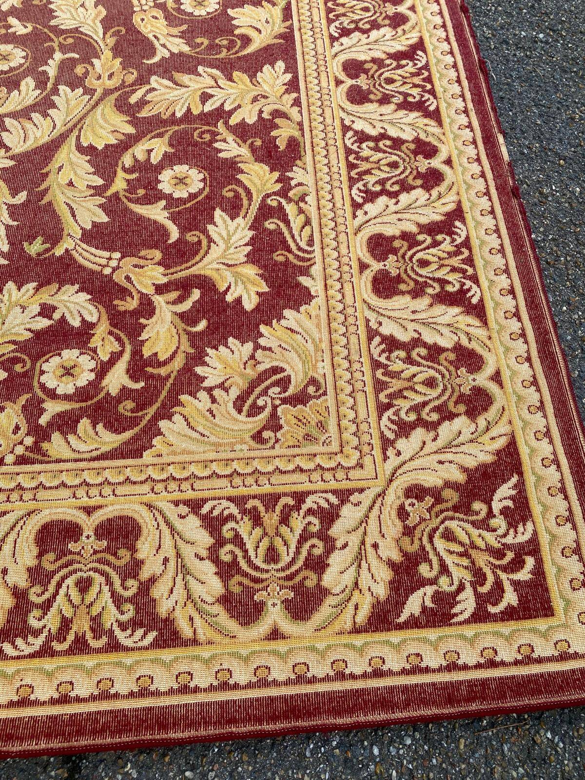 Persian wool rug in burgundy 200x300