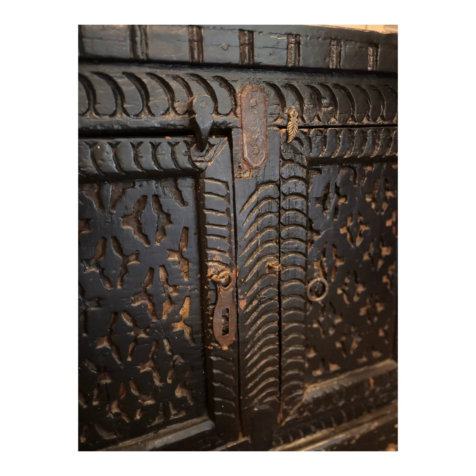 Coffre en bois orientale