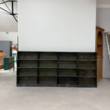 Grand meuble à casiers en métal