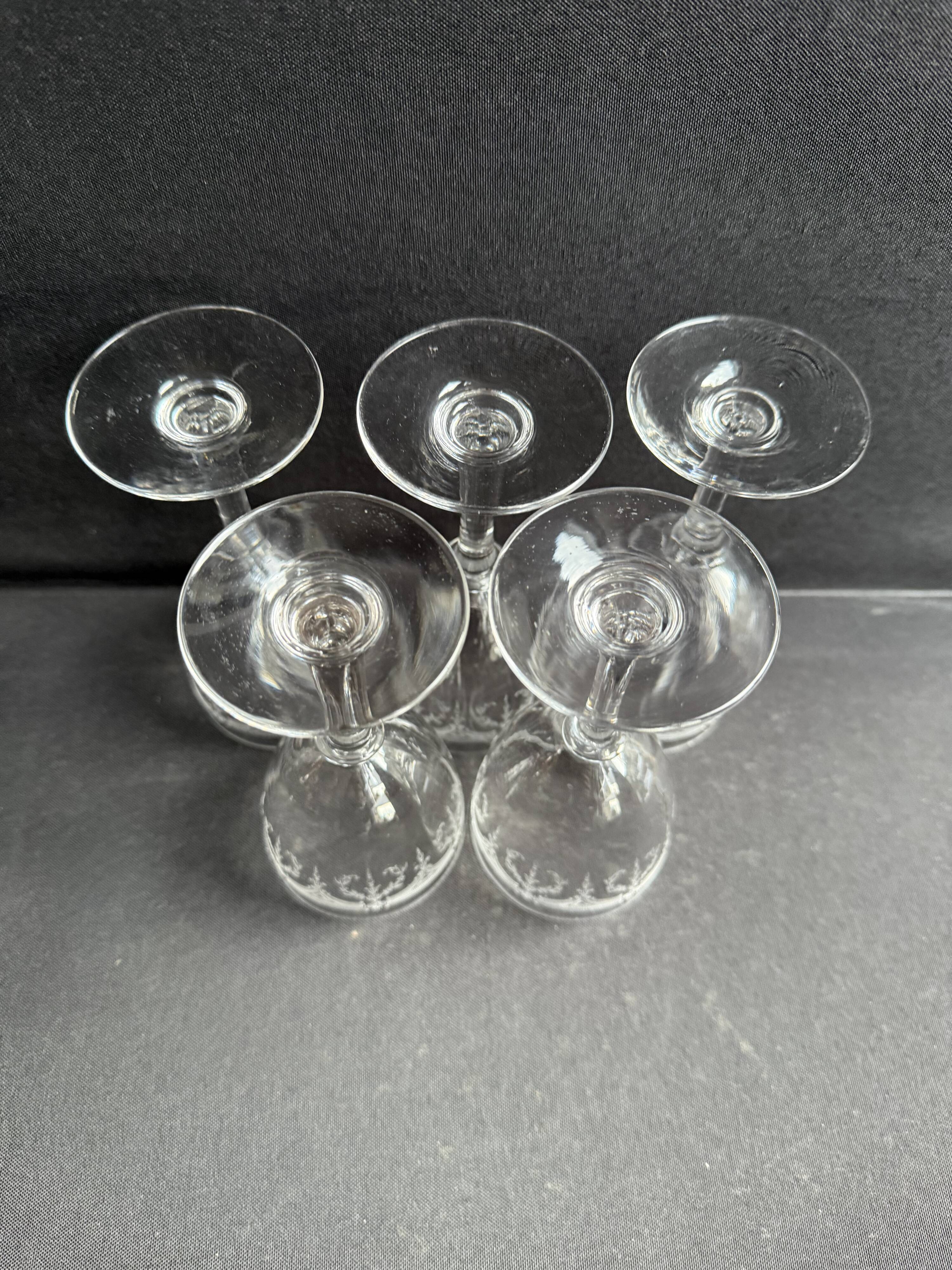5 Saint Louis Manon wine glasses