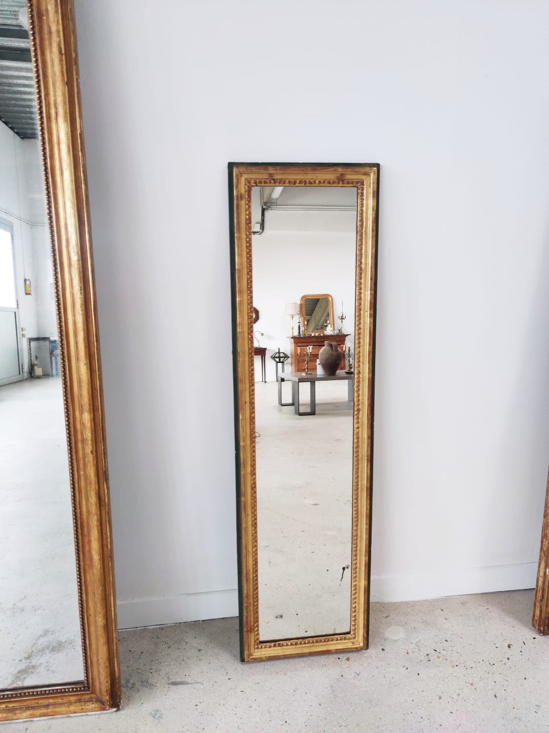 Rectangular foot mirror with pearl mesh