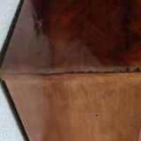 Chest of drawers with 4 drawers, antique furniture.