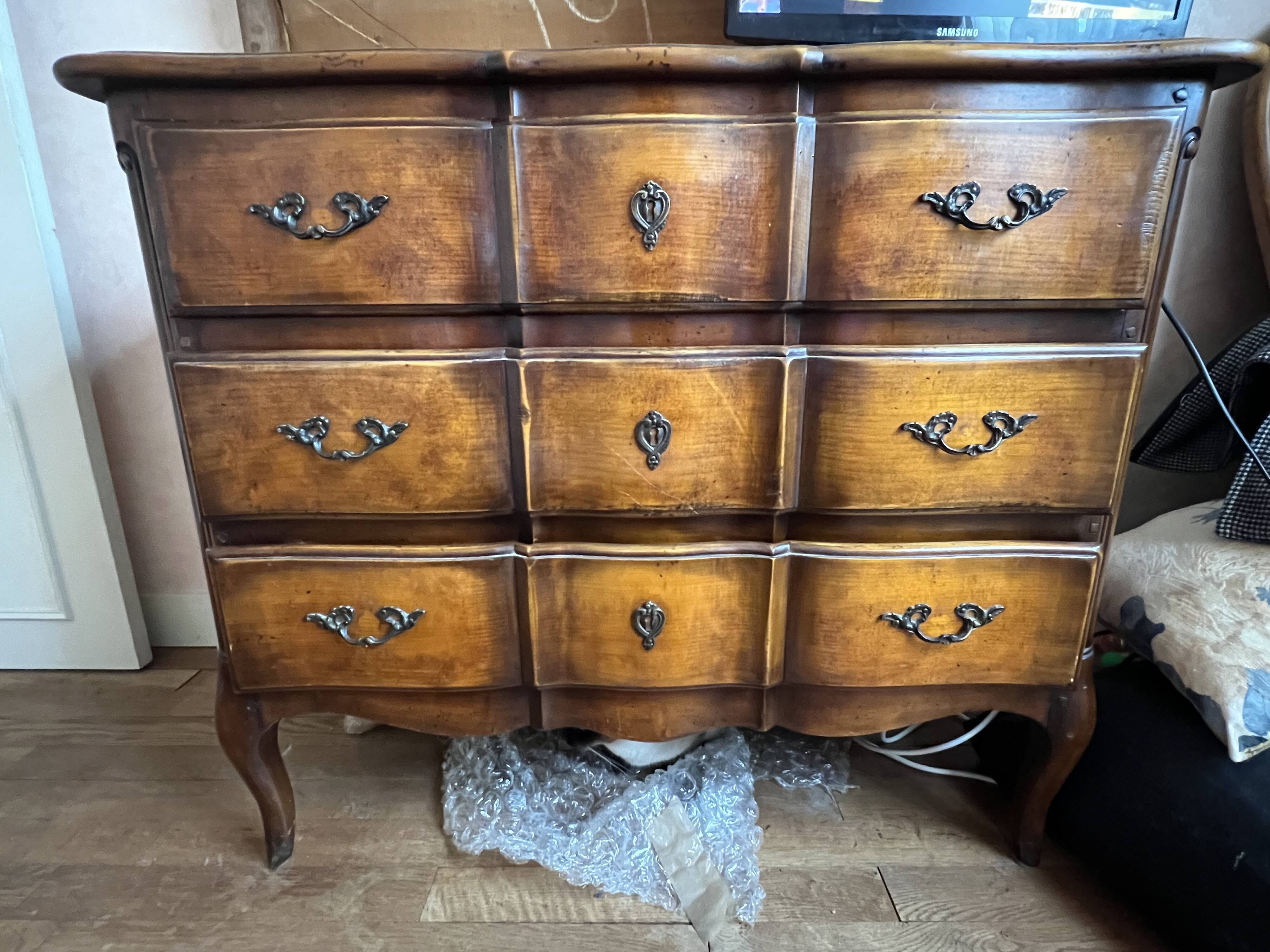 Louis XVI crossbow chest of drawers