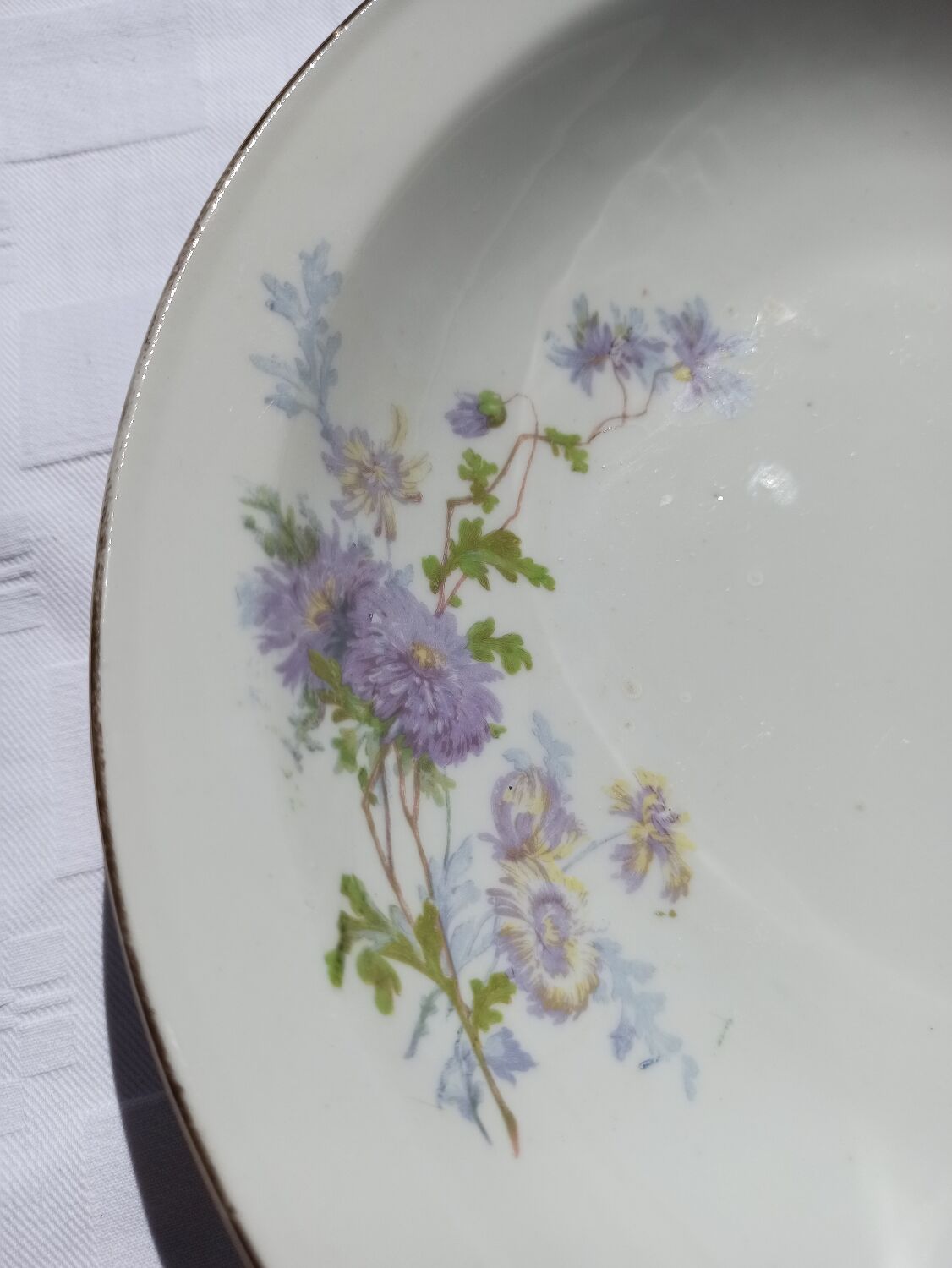 Plat rond en terre de fer cie française