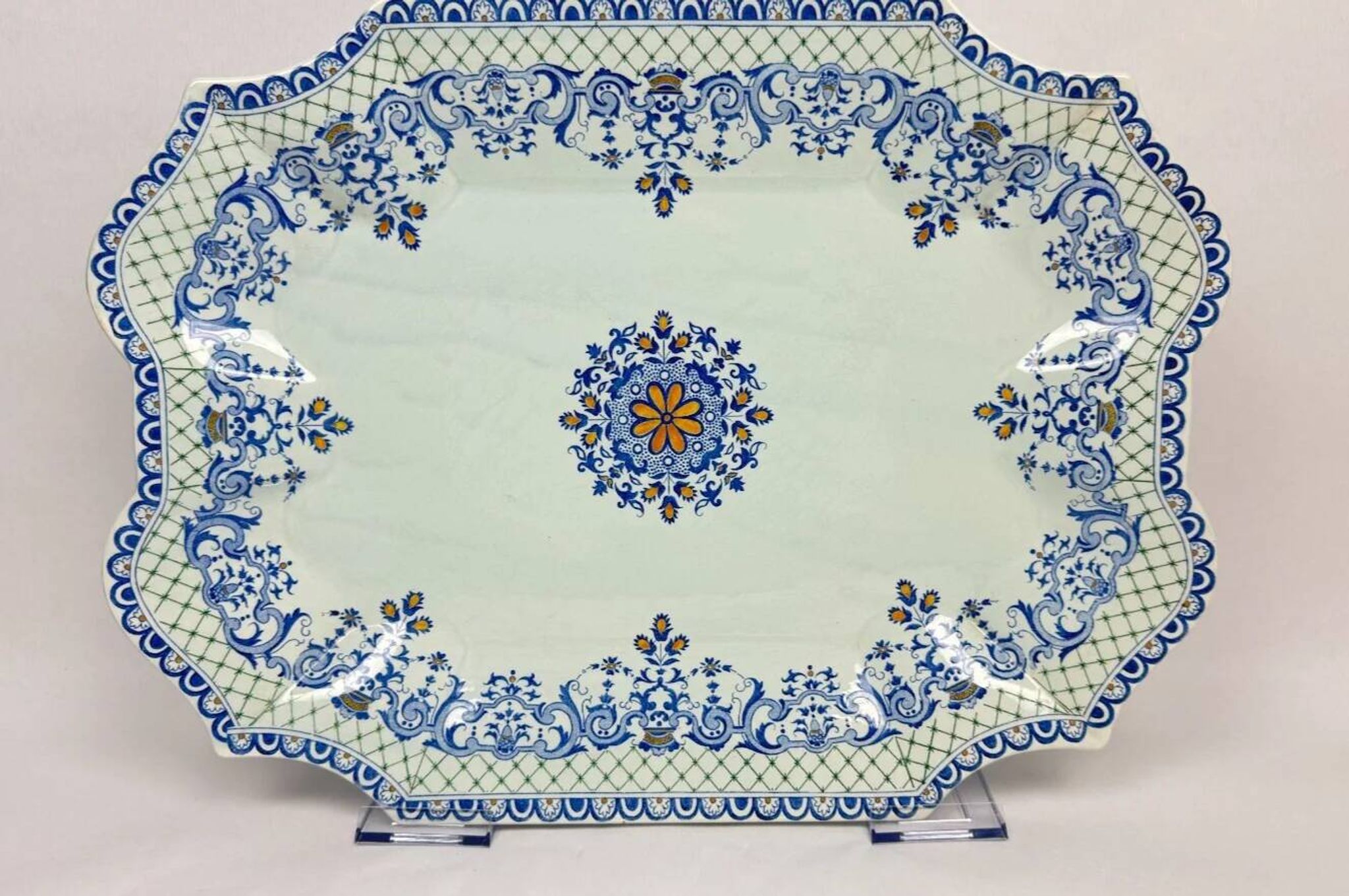 Gien, vegetable dish, soup tureen and its lid in fine earthenware, Rouen decoration.