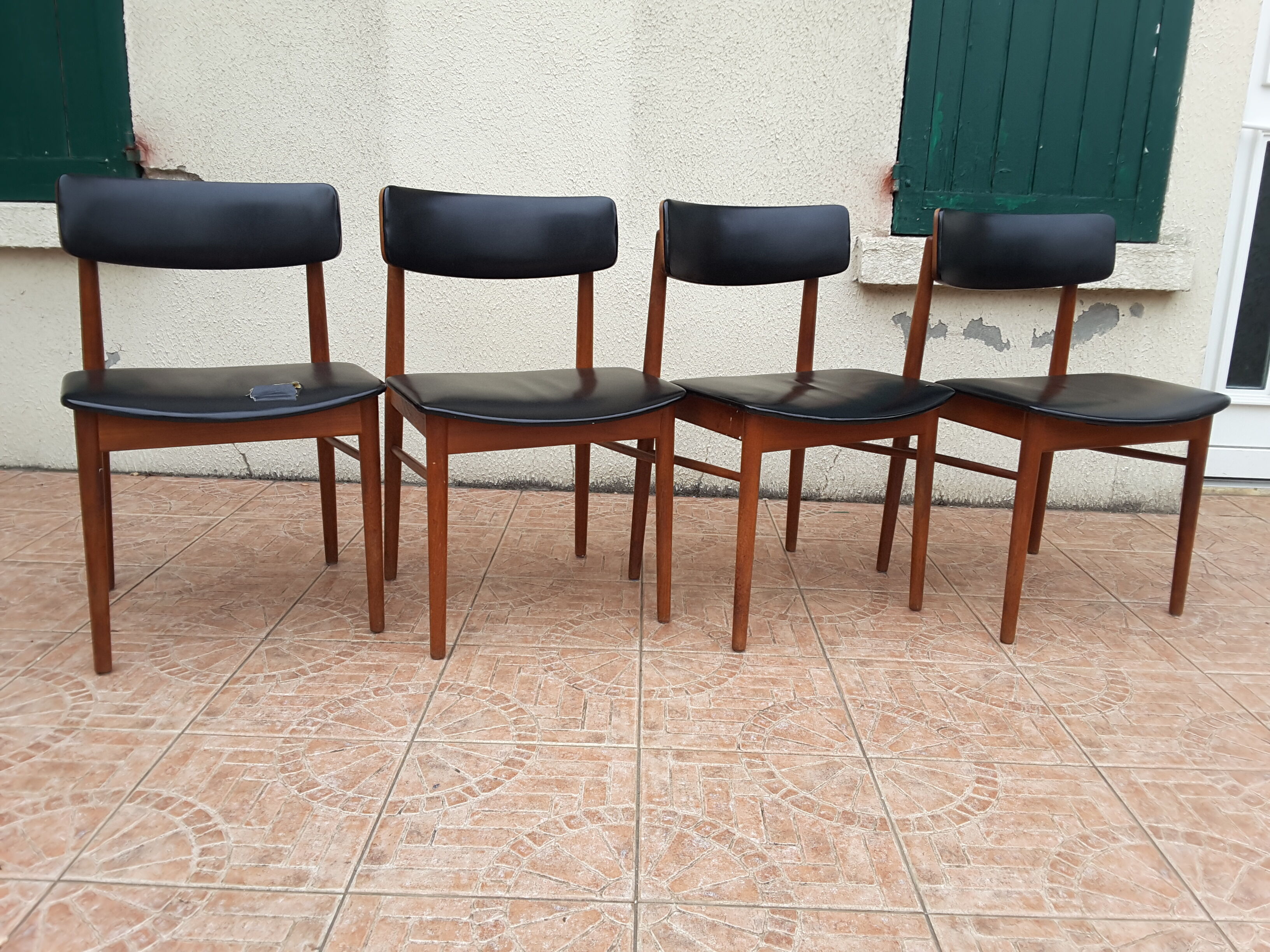 Set of 4 Scandinavian chairs by S. Chrobat for Sax
