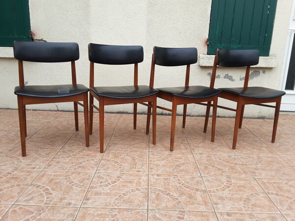 Serie de 4 chaises scandinaves par S. Chrobat pour Sax