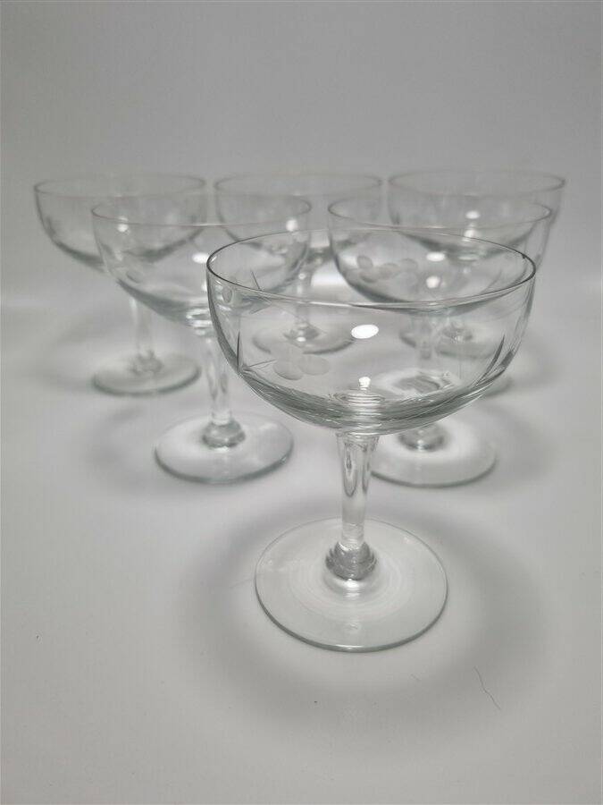 6 champagne glasses