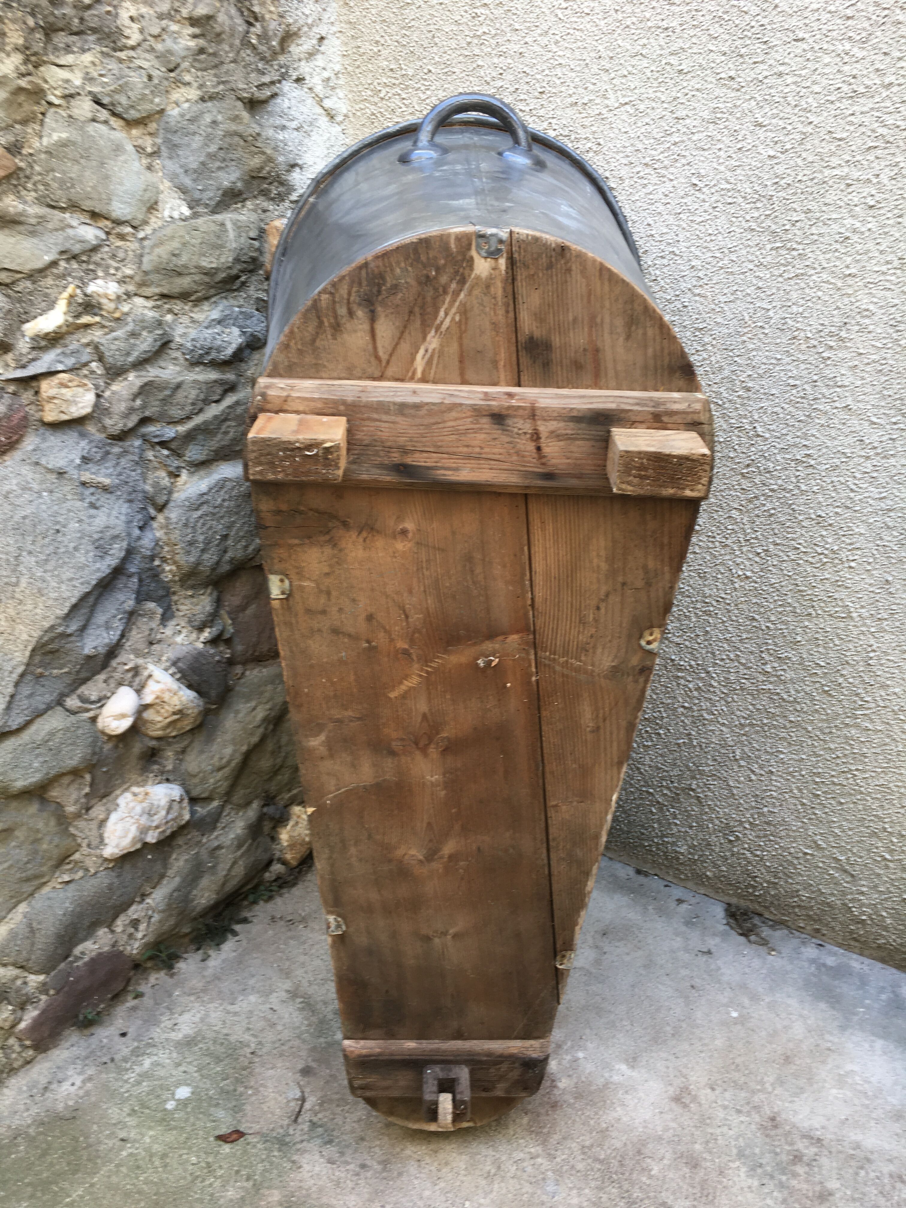 Baignoire en zinc socle bois XIXème siècle