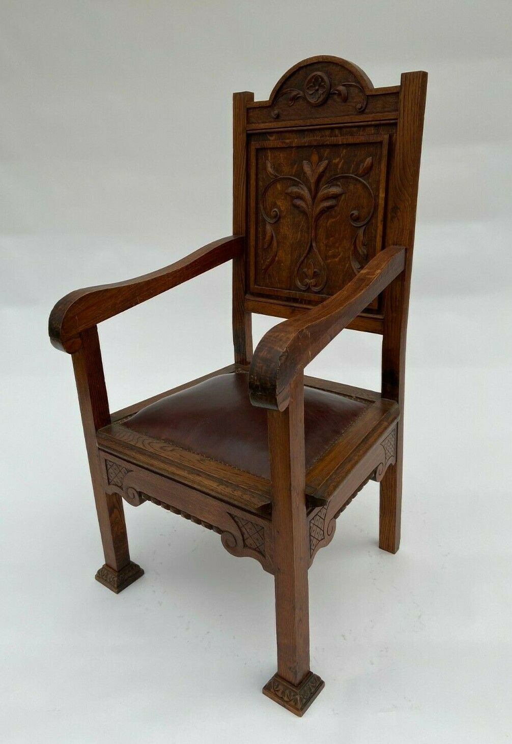 Pair of armchairs trone XIX eme neo gothic sculpts leather seat