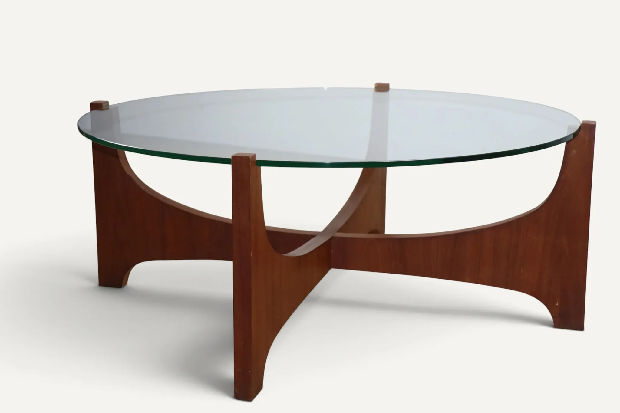 Round coffee table in teak and glass, after Hugues Poignant – 1960s