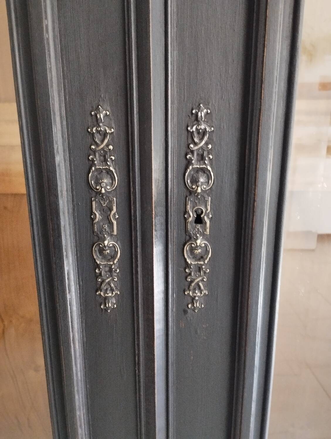 Old 2-door bookcase with black patina