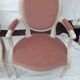 Paire de fauteuil médaillon style Louis XVI blanc patiné