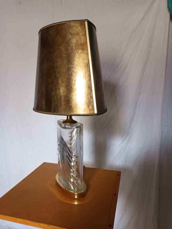 Lampe a poser en cristal taillé et laiton des années 70