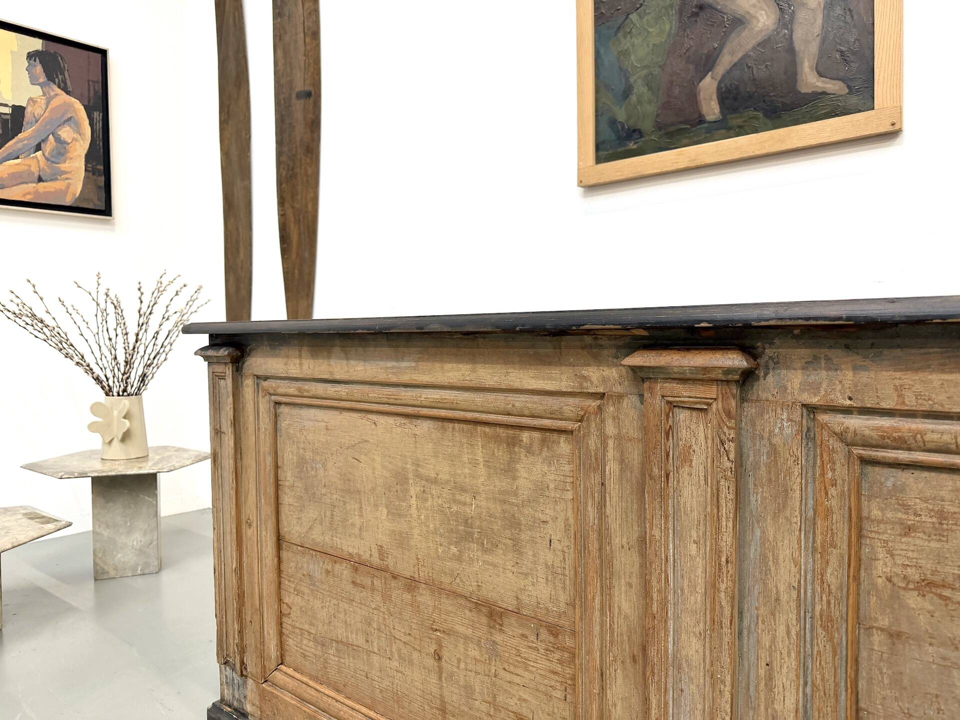 Grand Counter of Old Commerce in Pine