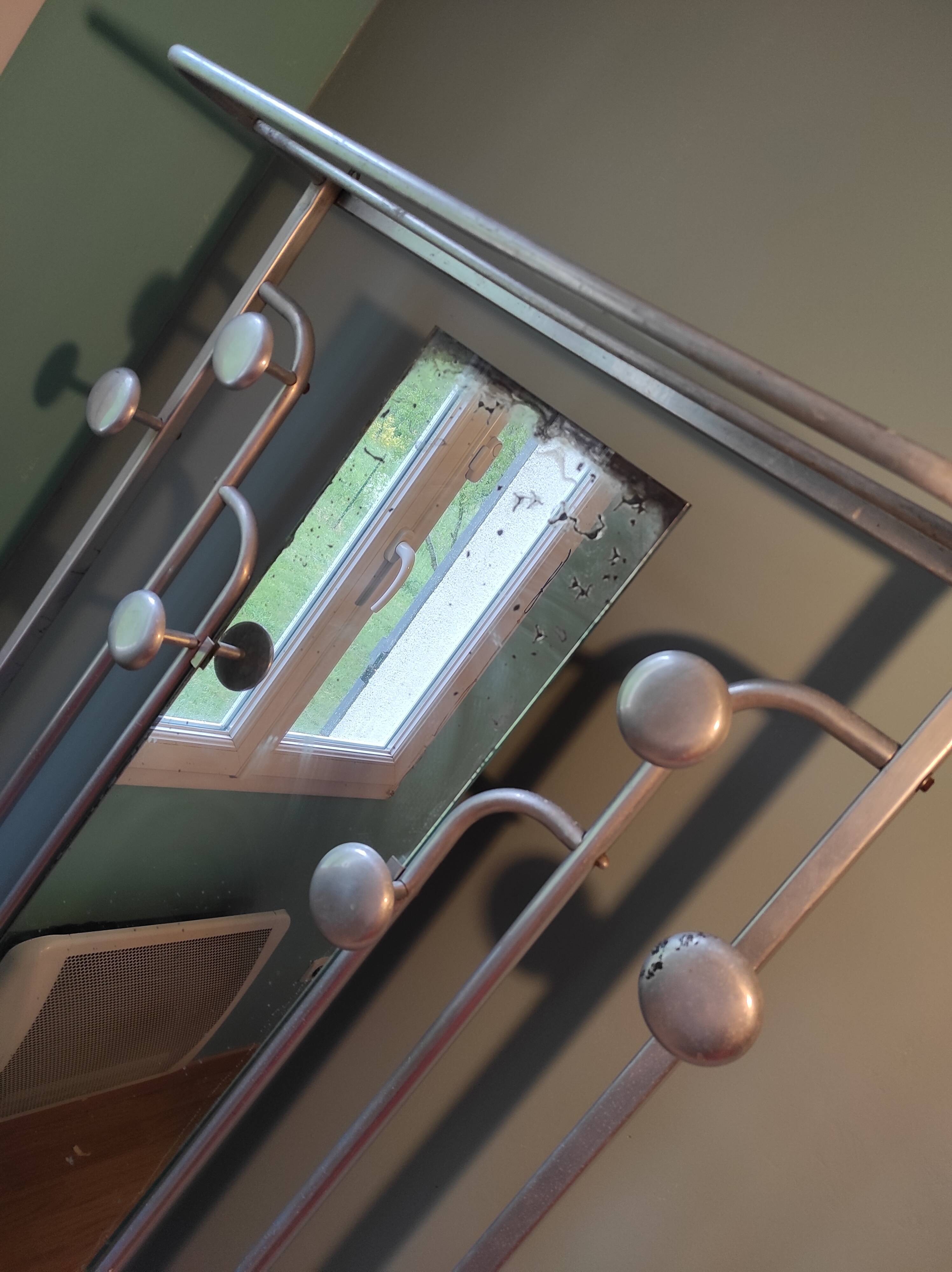 Aluminium coat holder