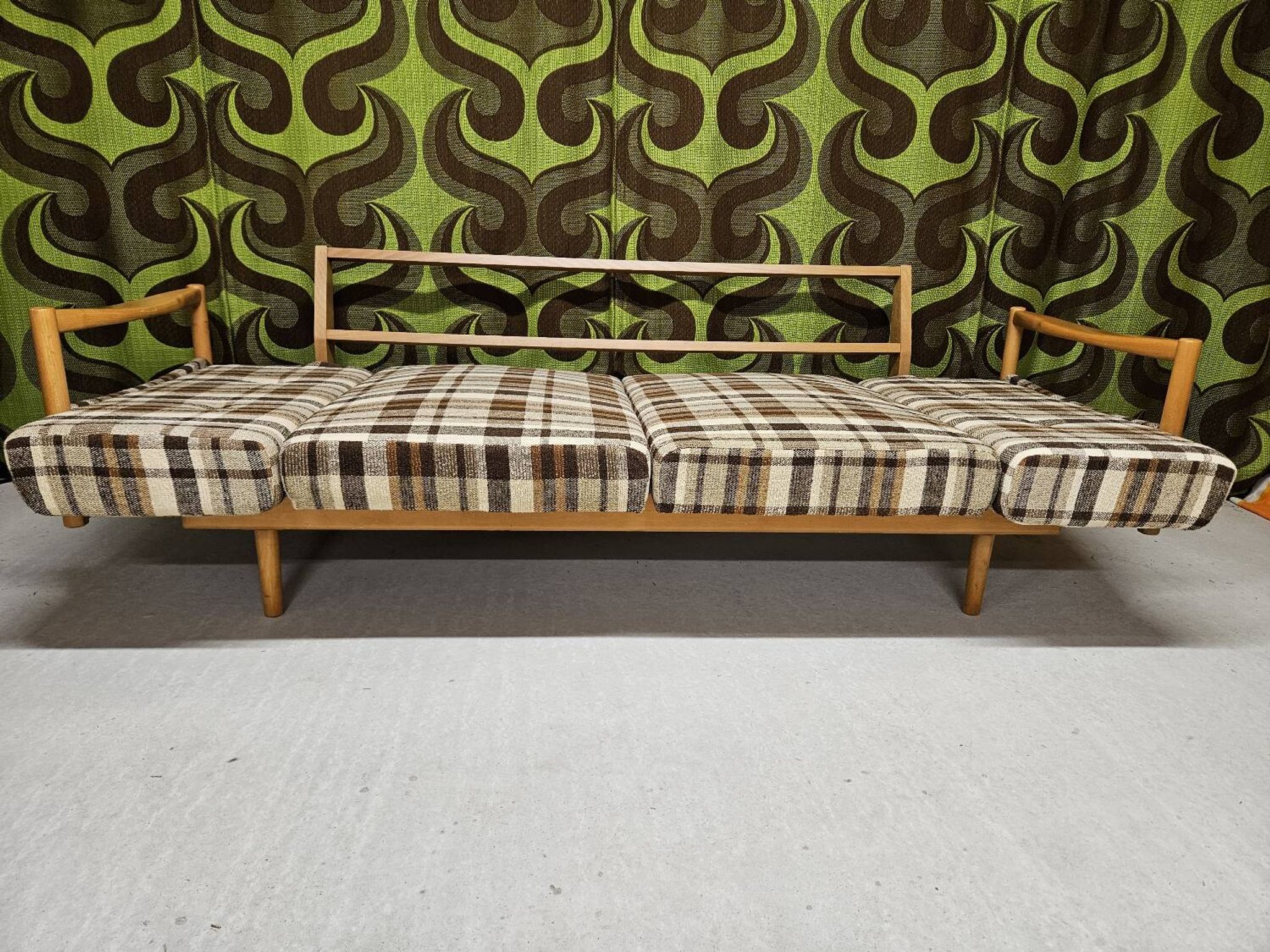 "Stella daybed canapé by Wilhelm Knoll for Knoll Antimott 1950"