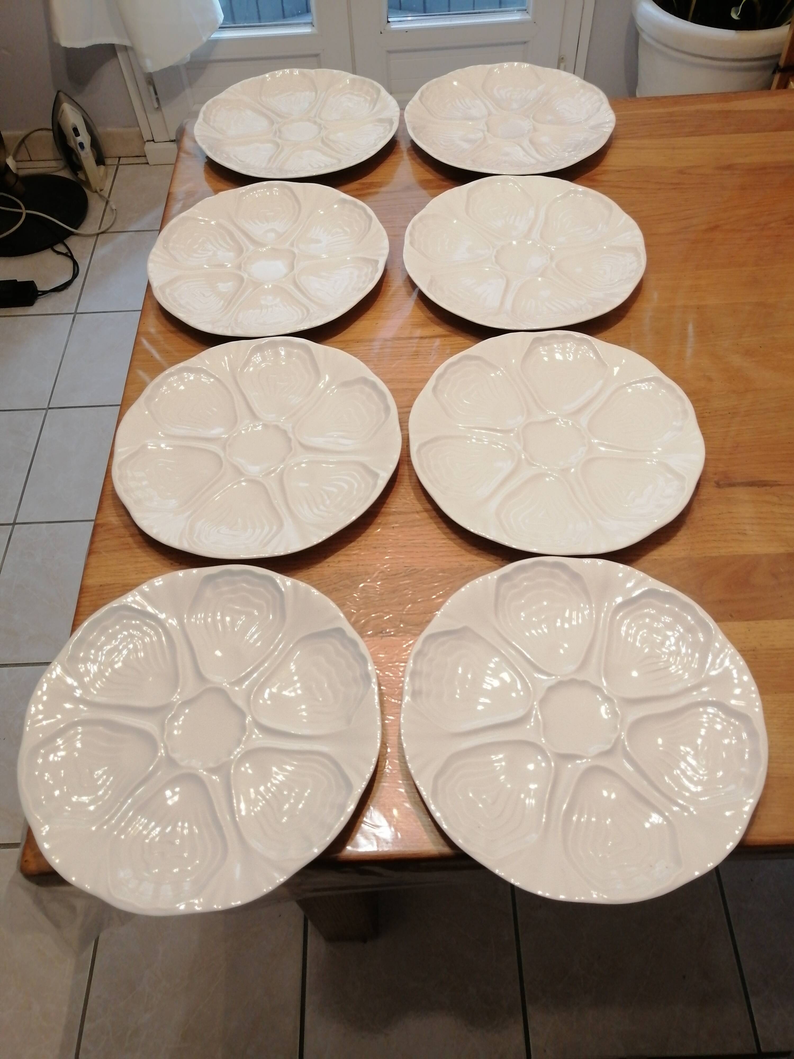 Set of 8 oyster plates in limoges porcelain