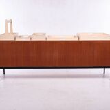 B40 sideboard, by Dieter Wäckerlin for Behr. Teak wood