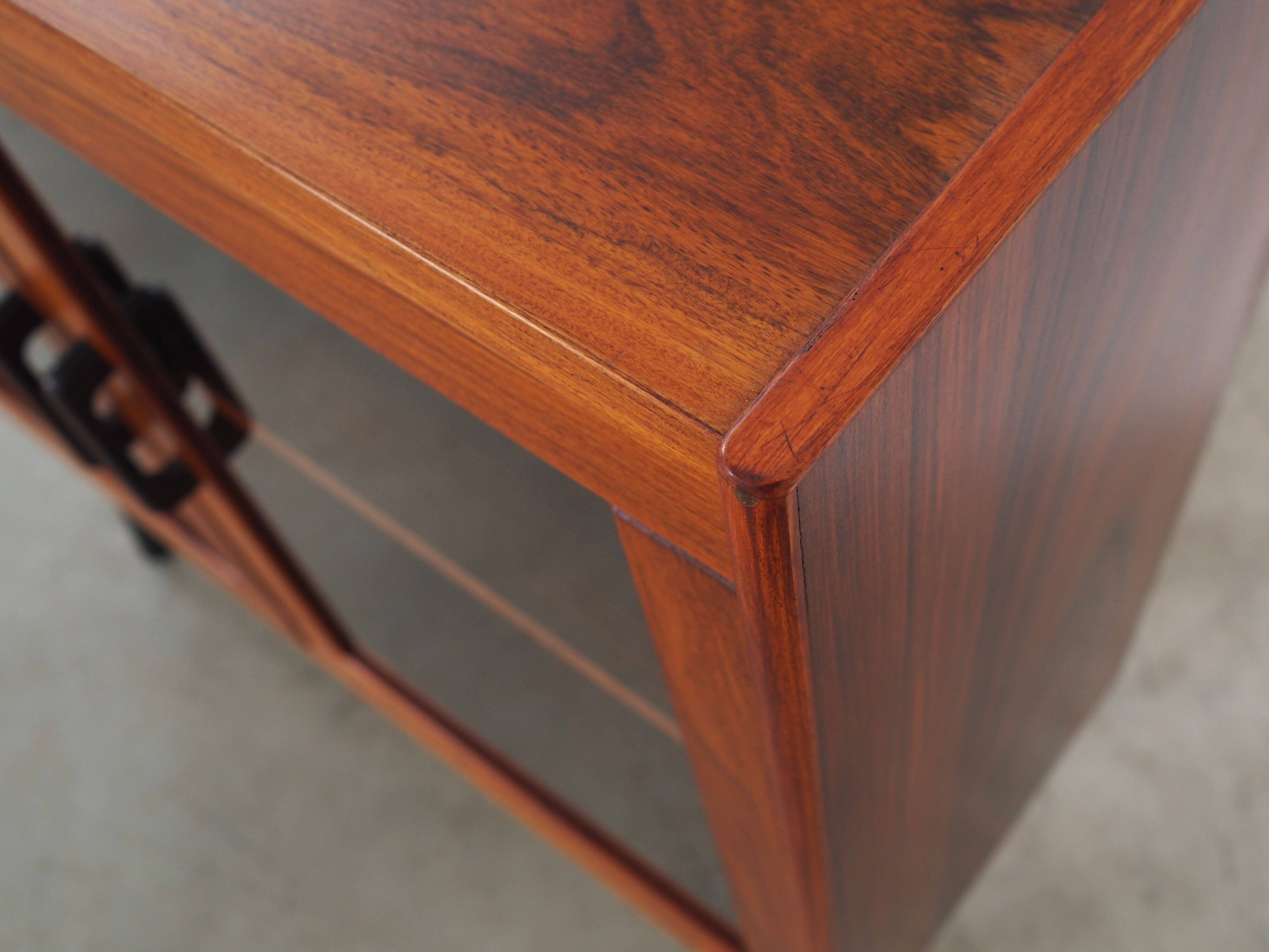 Rosewood showcase, Danish design, 1970s, production: Denmark