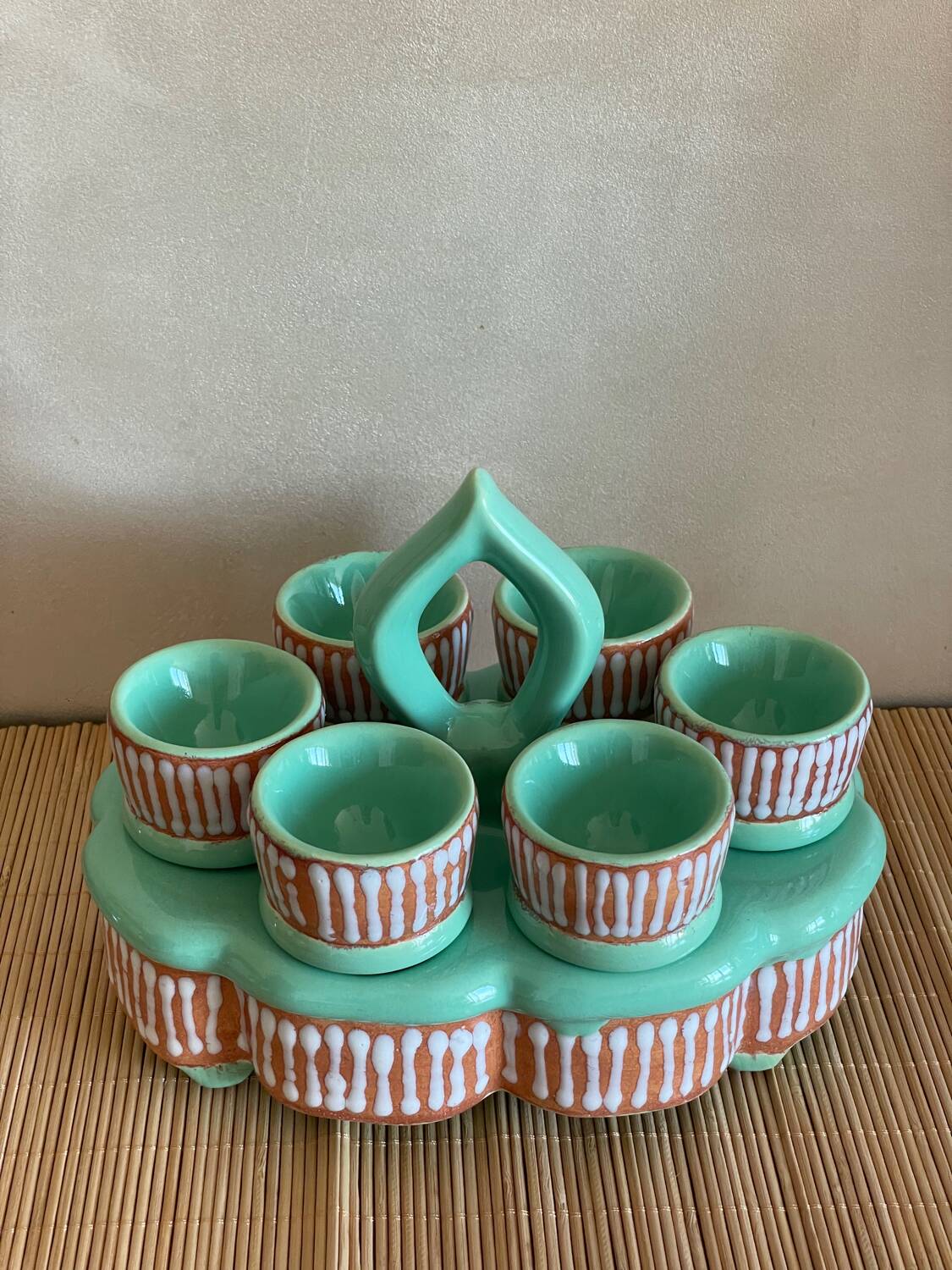 6 egg cups in their Missy Annecy holder