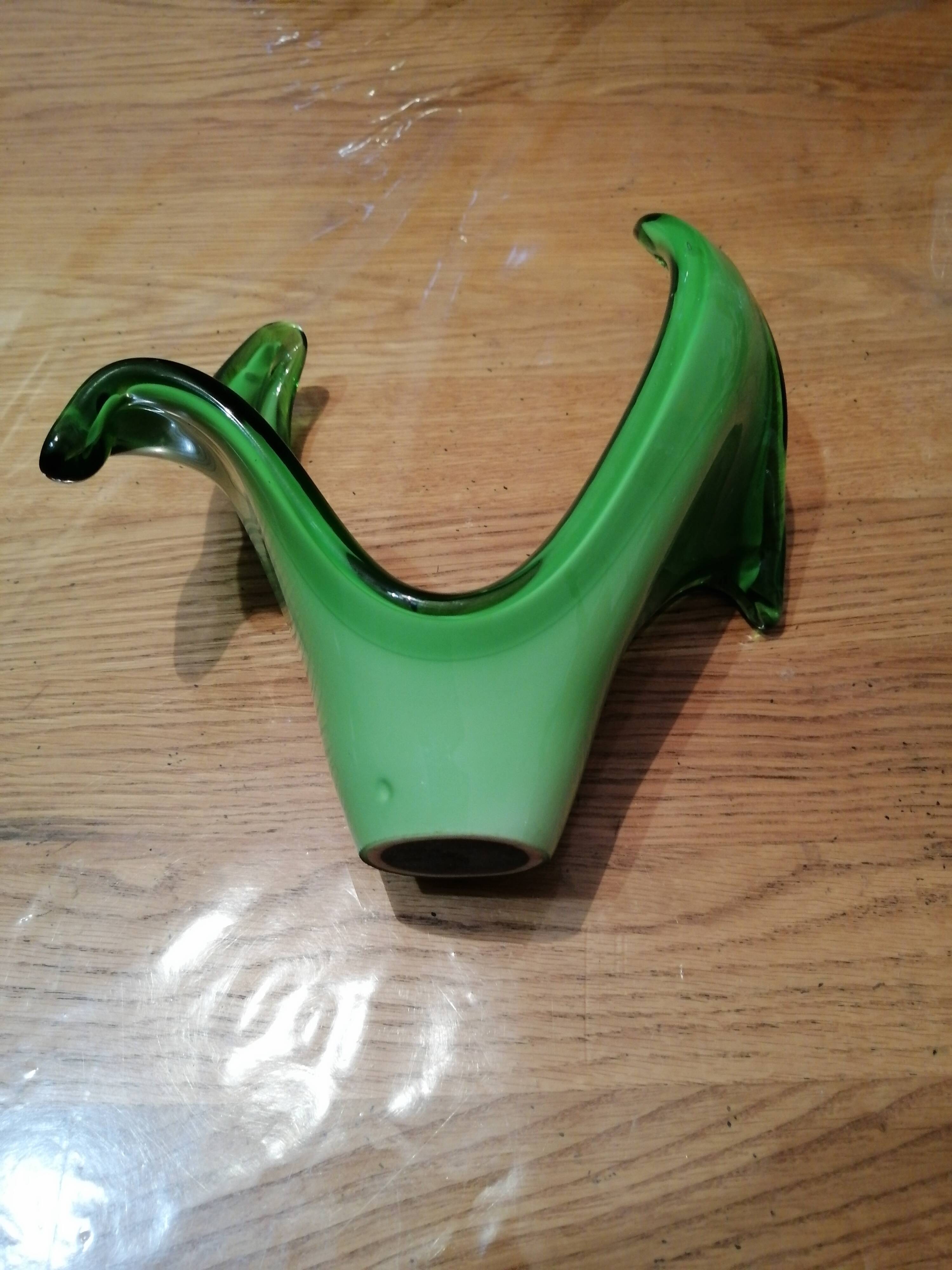 centerpiece pocket in blown glass