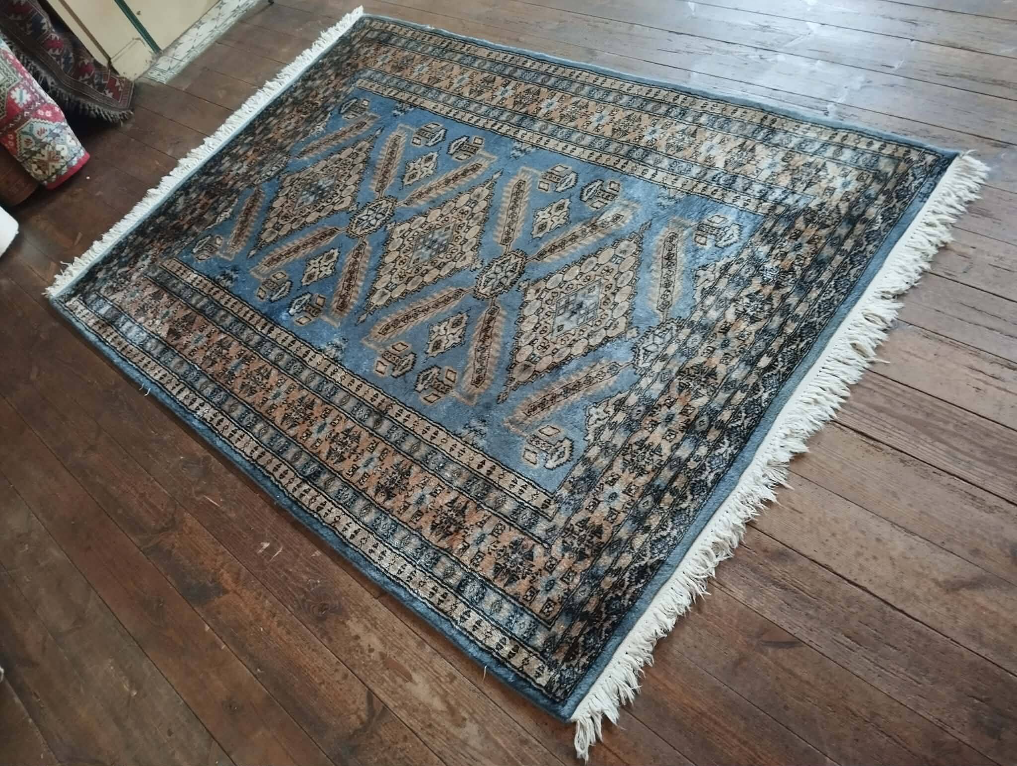 Handmade Pakistani rug 184x128cm