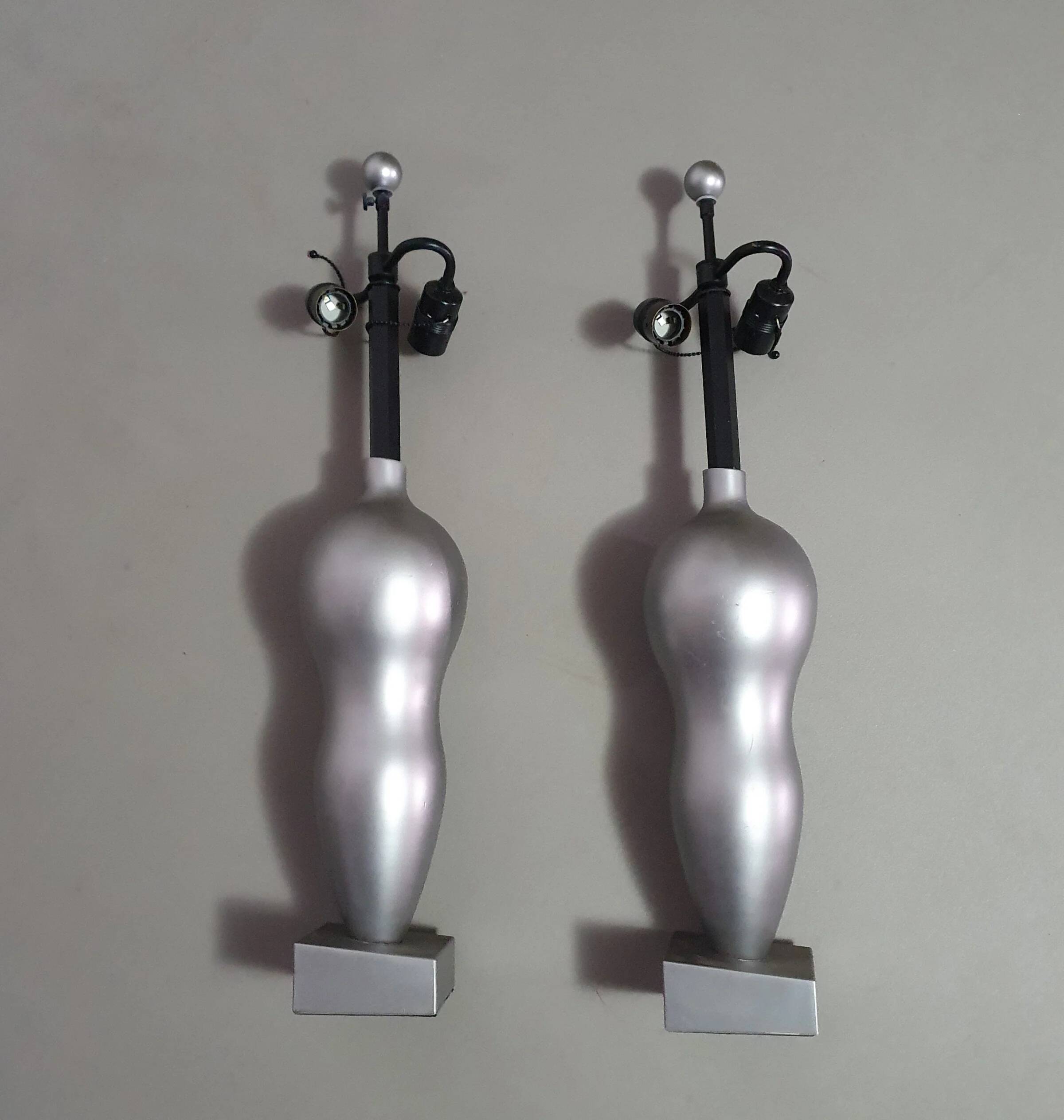 Lot de deux lampes Donghia. Modèle Rafaela de John Hutton.
