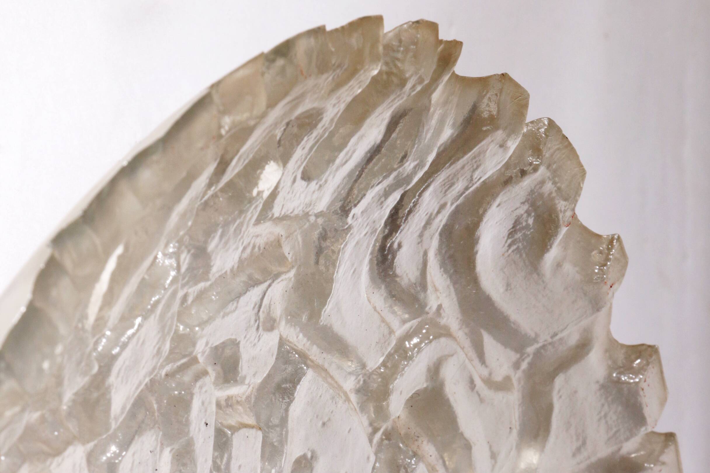 Miroir mural de salle de bain ovale avec éclairage et bord en plexiglas - Hillebrand