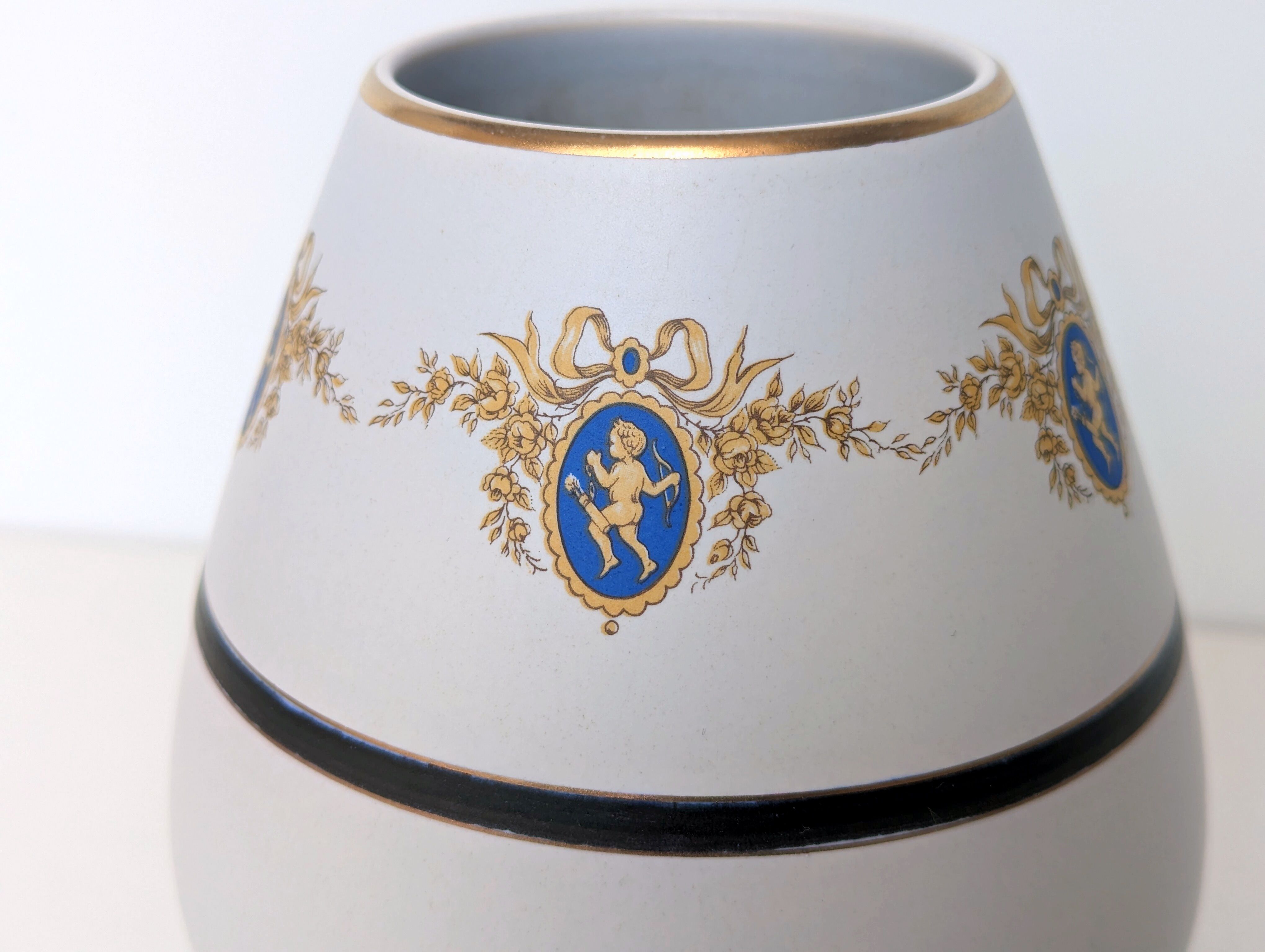 Footed vase, ceramic pot - Flora Keramiek Gouda Holland factory