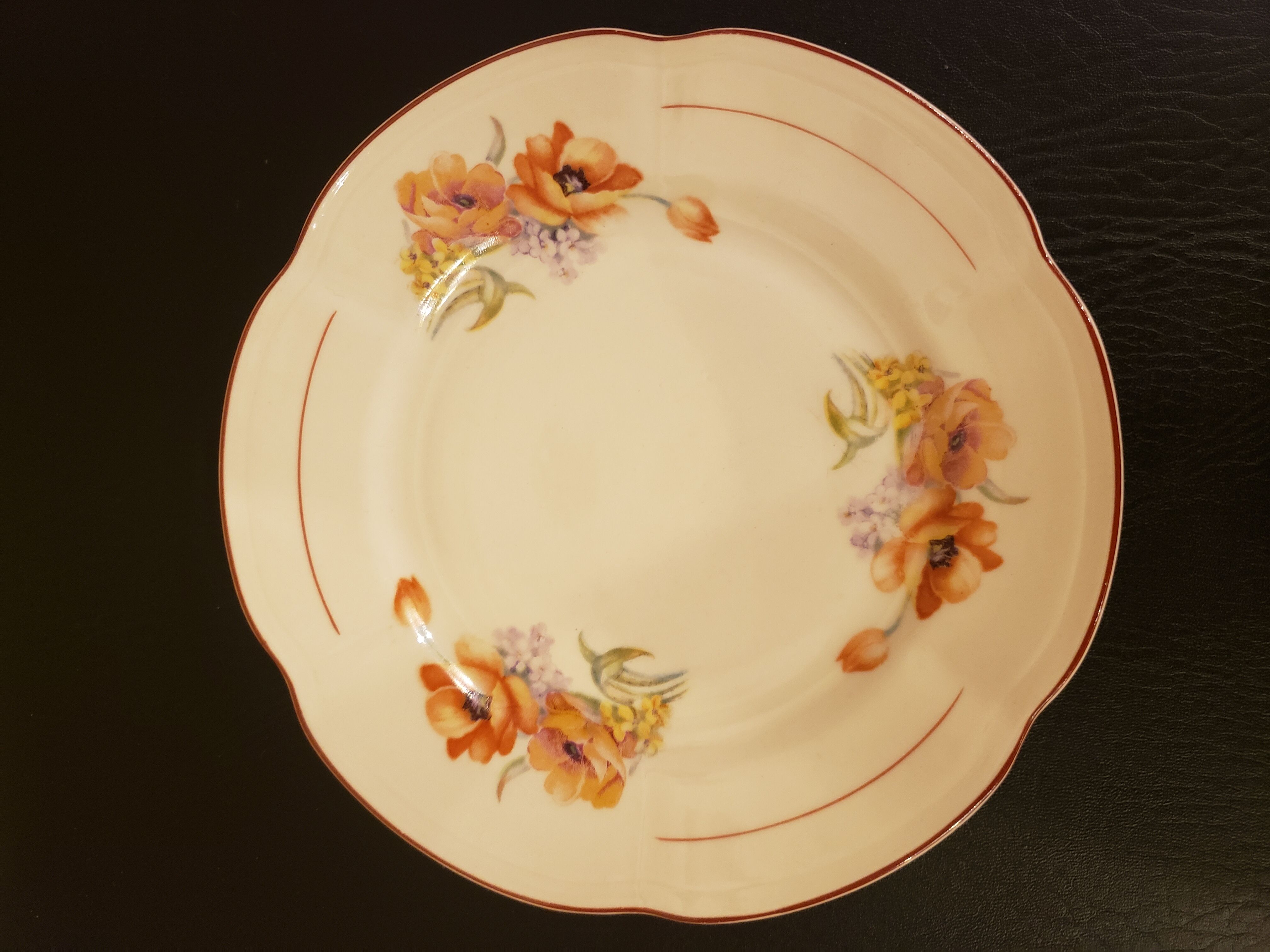 Service 6 people 6 plates, cups and saucers