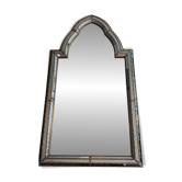 Miroir multi-facettes et guirlandes de laiton