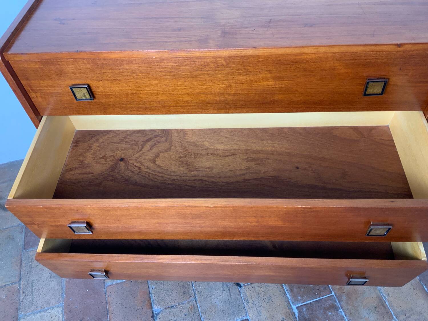 Vintage chest of drawers