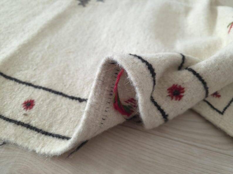 Handwoven Moroccan Berber rug 150/250cm