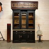 Buffet two bodies of commerce.