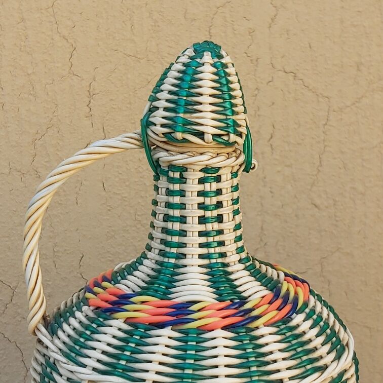 Vintage viresa scoubidou bottle