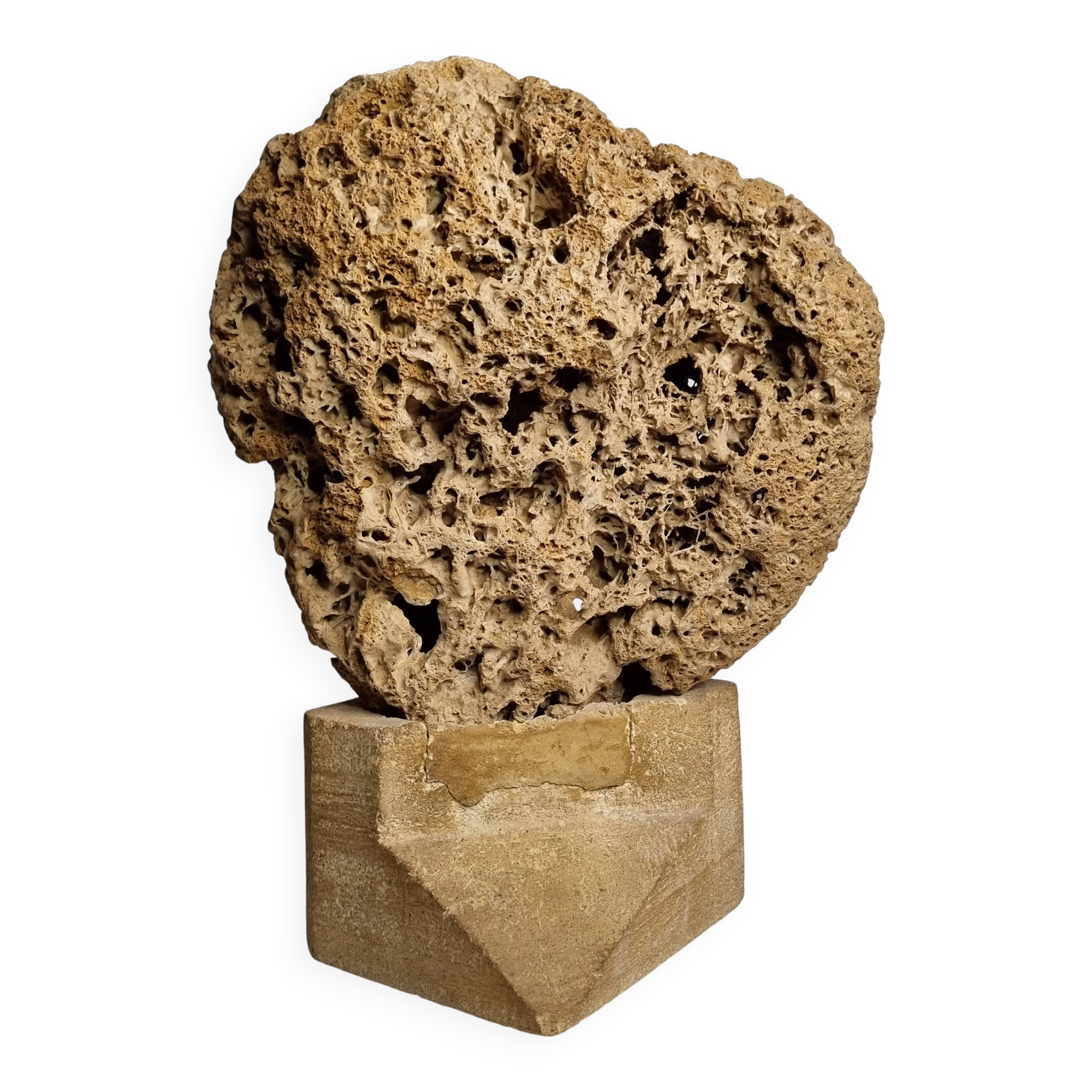 Sculptural lamp in openwork mineral concretion, brutalist style – 42 cm