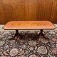 Table basse Chesterfield anglaise antique avec plateau en cuir