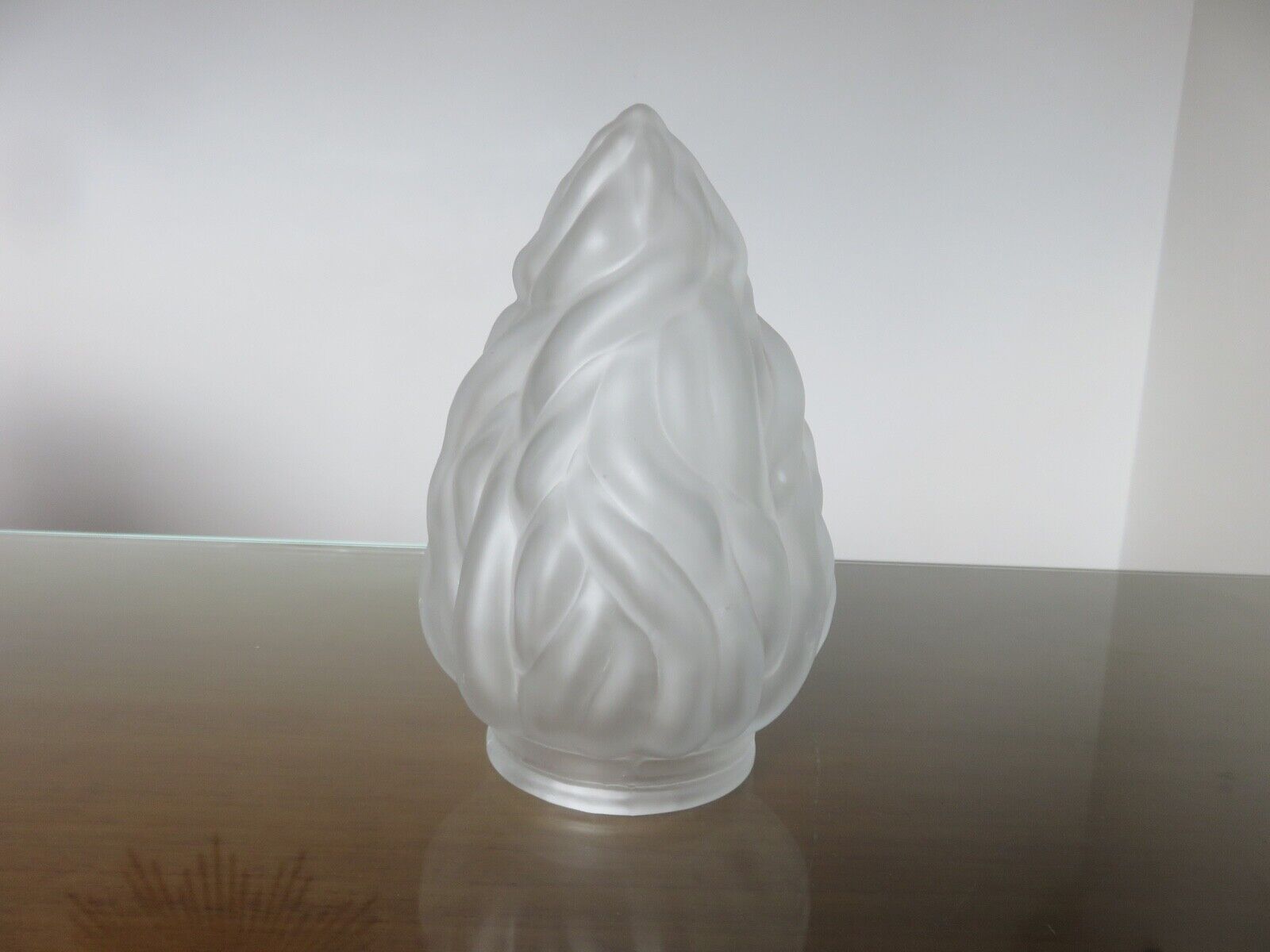 Tulip in frosted satin glass