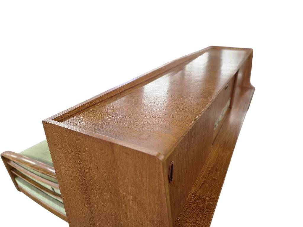 XL vintage sideboard with ceramic accents