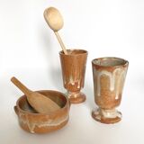 Deux tasses et un sucrier en grès vintage