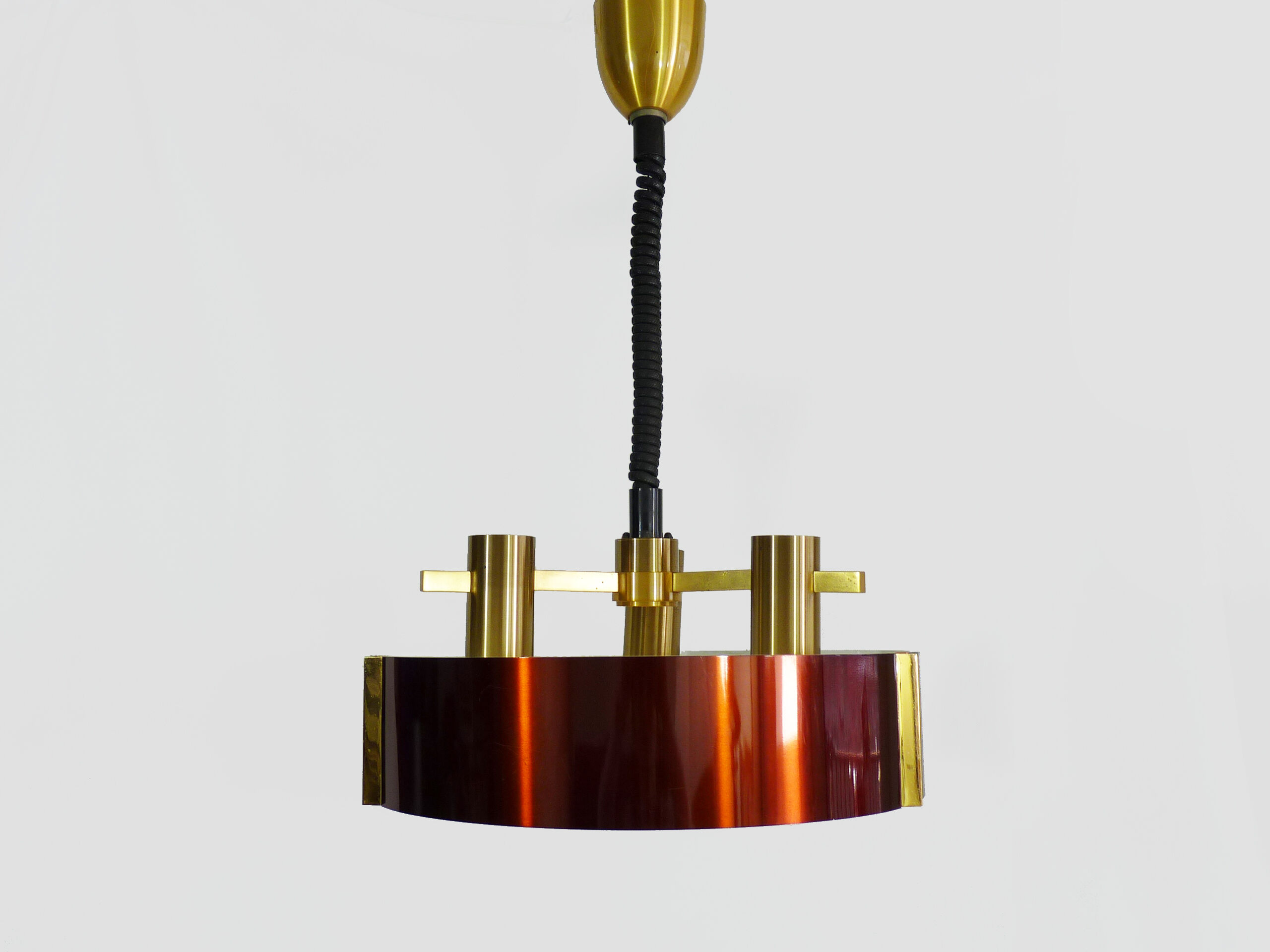 Suspension design italien monte baisse en métal laqué. Maison Rolly. Année 80